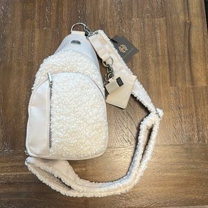 House of Harlow NWT Cream Sherpa Bag MSRP $166